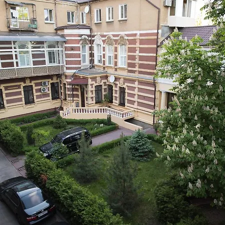 Vip Na Derebasovskoi Apartment *