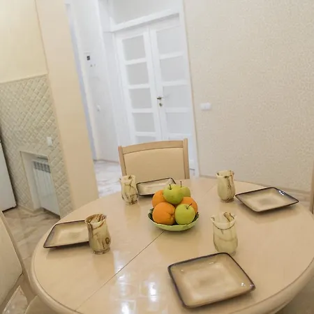 Apartment Vip Na Derebasovskoi