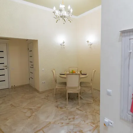 Apartment Vip Na Derebasovskoi *