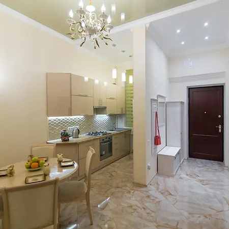 Vip Na Derebasovskoi Апартаменты